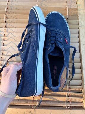 Levi's Men’s Dark Blue Canvas Low-Top Sneakers